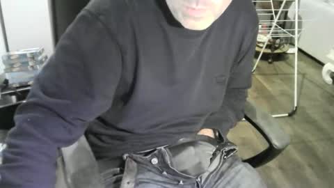 chrisprngr online show from November 16, 2025, 9:20 pm