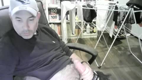 Snapshot of chrisprngr chatting on April 28, 2026, 9:42 pm chrisprngr online show from April 28, 2026, 9:42 pm