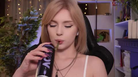 chriss_foxx online show from February 28, 2026, 3:24 pm