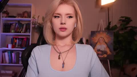 chriss_foxx online show from April 23, 2026, 3:36 pm