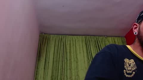 Snapshot of chriss_james chatting on December 4, 2024, 8:01 am chriss_james online show from December 4, 2024, 8:01 am