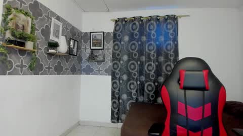 Snapshot of chriss_johnson chatting on October 25, 2025, 7:30 pm chriss_johnson online show from October 25, 2025, 7:30 pm