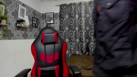 Snapshot of chriss_johnson chatting on December 4, 2025, 4:55 am chriss_johnson online show from December 4, 2025, 4:55 am