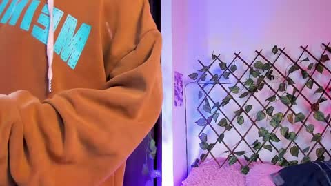 Christian Wang online show from April 5, 2026, 9:01 pm