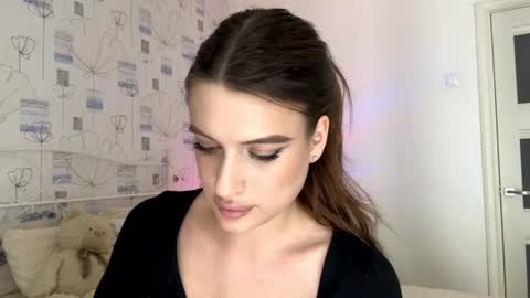 Angelina online show from June 18, 2026, 7:18 pm