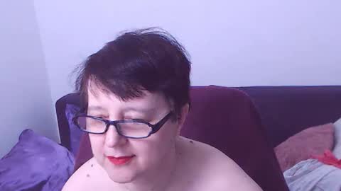 Christa online show from November 9, 2025, 12:42 am