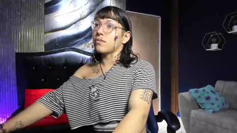 CHRISTINA online show from October 21, 2025, 8:09 pm