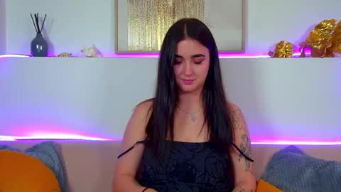 Christina online show from September 12, 2025, 6:41 pm