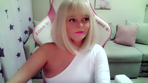 Snapshot of christirose chatting on February 8, 2026, 10:29 am Christi online show from February 8, 2026, 10:29 am
