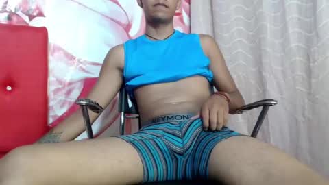 Snapshot of christofer_daddy chatting on January 19, 2025, 3:29 am CHRISTOFER online show from January 19, 2025, 3:29 am
