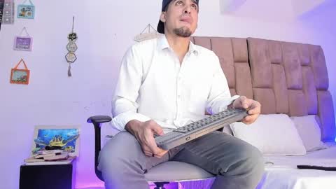 Snapshot of christopher_harris_ chatting on May 30, 2026, 8:06 pm christopher online show from May 30, 2026, 8:06 pm