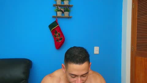 Snapshot of christopher_w chatting on December 7, 2024, 3:04 am Christopher online show from December 7, 2024, 3:04 am