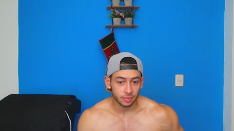 Snapshot of christopher_w chatting on December 29, 2024, 3:11 am Christopher online show from December 29, 2024, 3:11 am