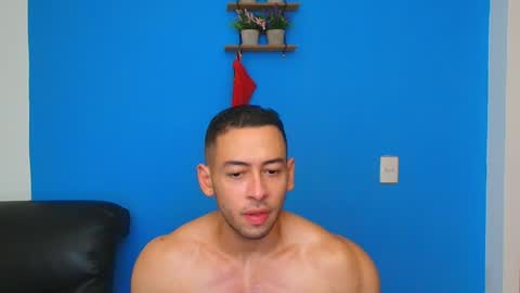 Snapshot of christopher_w chatting on January 1, 2025, 9:52 pm Christopher online show from January 1, 2025, 9:52 pm