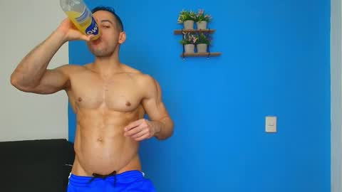 Snapshot of christopher_w chatting on September 10, 2025, 11:38 pm Christopher online show from September 10, 2025, 11:38 pm