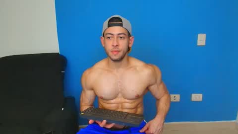 Snapshot of christopher_w chatting on September 15, 2025, 10:10 pm Christopher online show from September 15, 2025, 10:10 pm