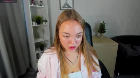 Snapshot of christy_little chatting on December 28, 2024, 8:16 am hristy3 online show from December 28, 2024, 8:16 am