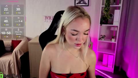 Snapshot of christy_little chatting on November 27, 2025, 12:56 am hristy3 online show from November 27, 2025, 12:56 am