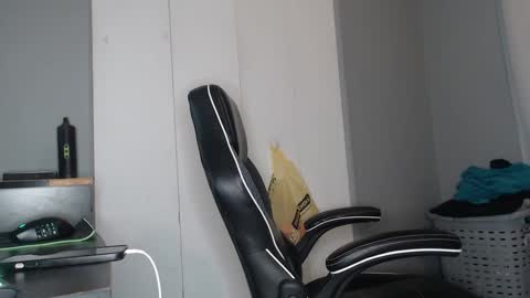 Snapshot of chrisvacherx chatting on December 4, 2024, 3:15 am ChrisVacherx online show from December 4, 2024, 3:15 am