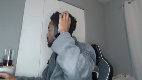 Snapshot of chrisvacherx chatting on December 16, 2024, 5:59 am ChrisVacherx online show from December 16, 2024, 5:59 am