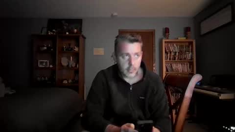 chrisw8121 online show from November 28, 2025, 10:51 am