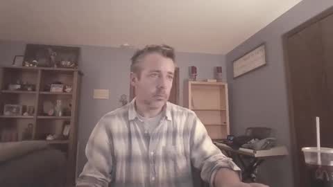 chrisw8121 online show from March 20, 2026, 4:28 am