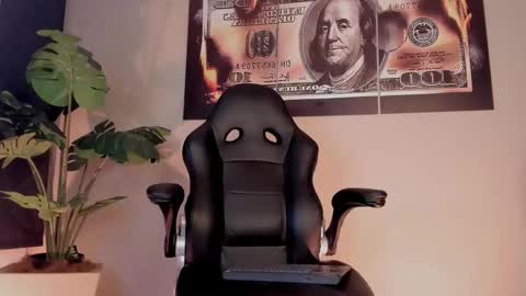 chrizmacgregor online show from December 18, 2025, 12:17 am