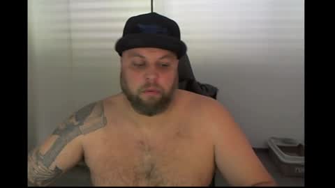 Snapshot of chrizz80 chatting on February 7, 2025, 10:29 am Chrizz online show from February 7, 2025, 10:29 am