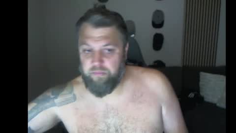 Snapshot of chrizz80 chatting on October 7, 2025, 5:15 am Chrizz online show from October 7, 2025, 5:15 am