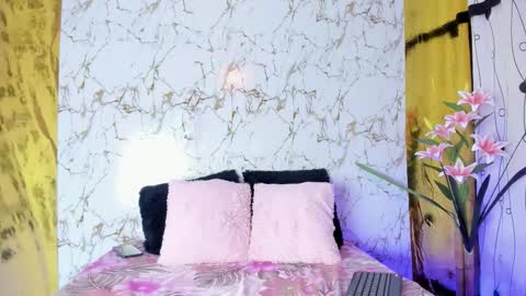 Christal Golden online show from September 27, 2025, 6:35 pm