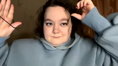 Kat online show from March 6, 2025, 9:42 pm