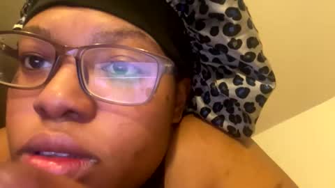 Snapshot of chubbygirl1300 chatting on February 21, 2026, 2:12 am Mommy milf online show from February 21, 2026, 2:12 am