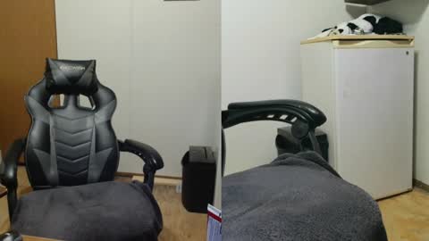 Snapshot of chubbyguy00054 chatting on December 17, 2024, 3:28 am chubbyguy00054 online show from December 17, 2024, 3:28 am