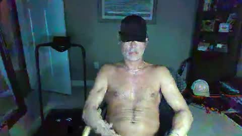 chuie71 online show from April 19, 2026, 2:22 am