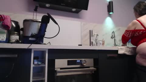 Jessica online show from April 12, 2026, 1:21 am