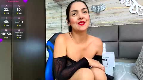 Snapshot of ciara_connor chatting on February 11, 2025, 7:33 am ... ... online show from February 11, 2025, 7:33 am