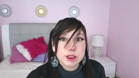 Snapshot of cina_moon chatting on May 29, 2026, 12:25 pm Cinamoon online show from May 29, 2026, 12:25 pm
