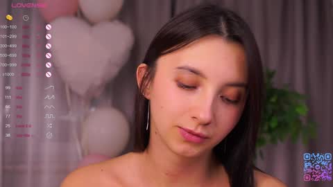   L  online show from November 23, 2025, 7:57 pm