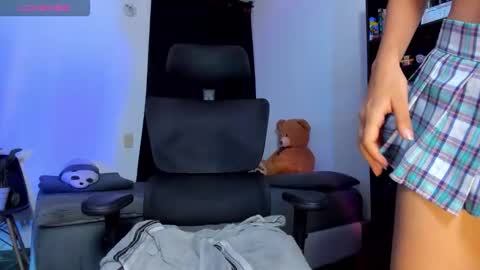 Snapshot of cinamon_kingdom chatting on March 2, 2026, 5:08 am Luna and Sebas online show from March 2, 2026, 5:08 am