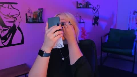 Snapshot of cinbellamy chatting on September 12, 2025, 9:53 am Cin Bellamy online show from September 12, 2025, 9:53 am