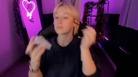 Snapshot of cinbellamy chatting on September 30, 2025, 6:18 am Cin Bellamy online show from September 30, 2025, 6:18 am