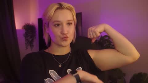 Snapshot of cinbellamy chatting on October 7, 2025, 6:10 am Cin Bellamy online show from October 7, 2025, 6:10 am