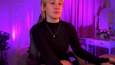 Snapshot of cinbellamy chatting on October 29, 2025, 5:42 am Cin Bellamy online show from October 29, 2025, 5:42 am