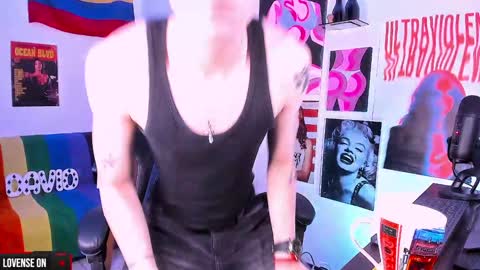 Snapshot of cinnamon_boyxxx chatting on December 25, 2024, 5:16 am David Independent Model online show from December 25, 2024, 5:16 am