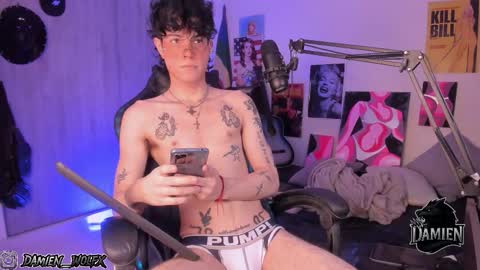 Snapshot of cinnamon_boyxxx chatting on November 4, 2025, 2:21 am David Independent Model online show from November 4, 2025, 2:21 am