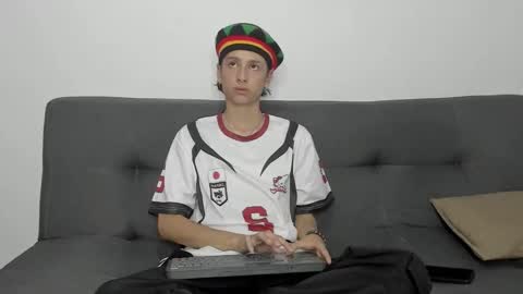 cirosky_elchicopolla online show from December 3, 2025, 3:47 am