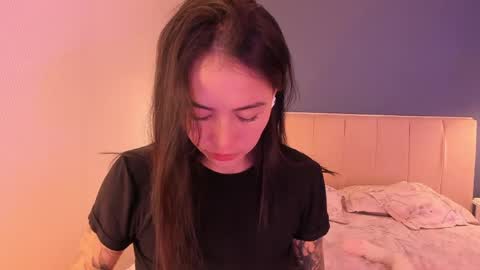 Anna online show from June 3, 2026, 3:42 am