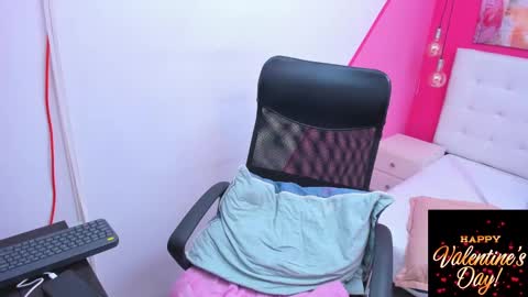 claire aristizabal online show from February 15, 2025, 11:17 am