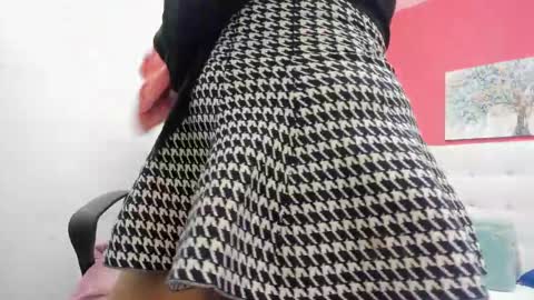 claire aristizabal online show from March 8, 2025, 4:34 am