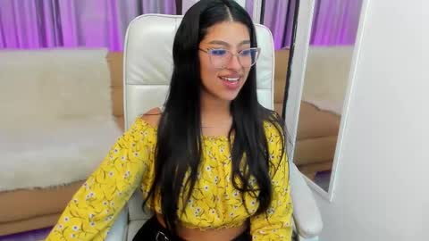 claire aristizabal online show from November 18, 2025, 8:24 pm